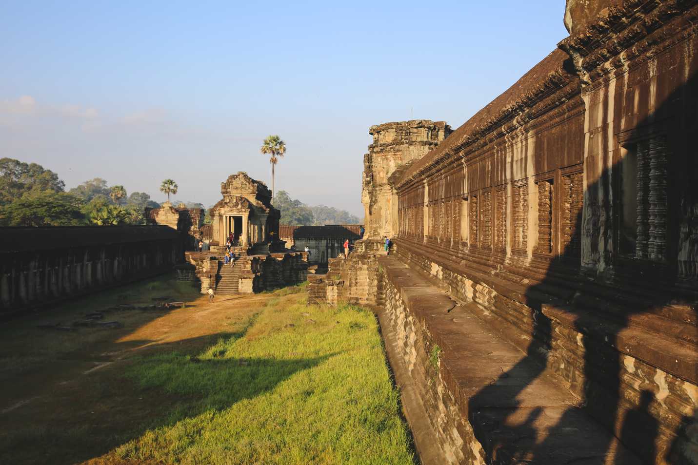 Morning haze inside Angkor Wat