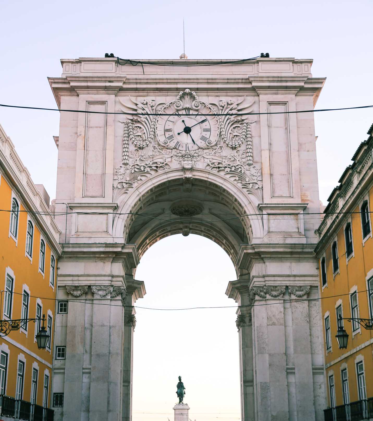 Arco da Rua Augusta at the Praca do Commericio