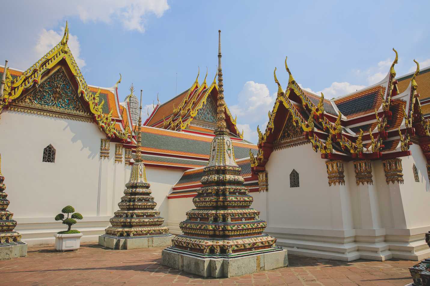 Small chedis at Wat Pho